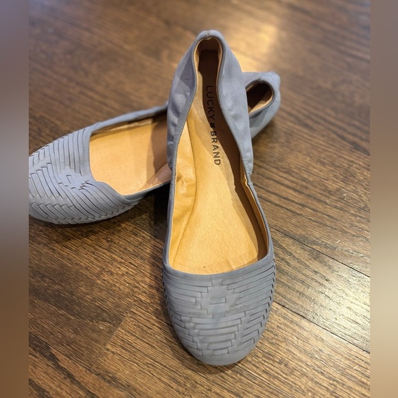 Women’s Lucky Brand bluish gray flats - Picture 4 of 7